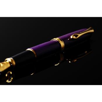 Diplomat Füllhalter Excellence A² violet rain gold 14 kt
